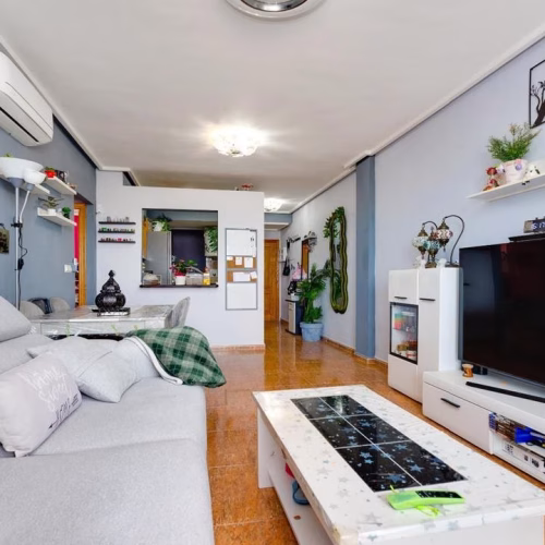 2 Bedrooms Apartment on 4th Floor with Lift Access, comm. Pool and 2 Parking spaces_TORREVIEJA