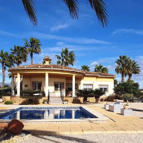 4 Bedrooms Country Villa with Pool, Garage, Carport, Outside BBQ/Kitchen and Solarium_CATRAL