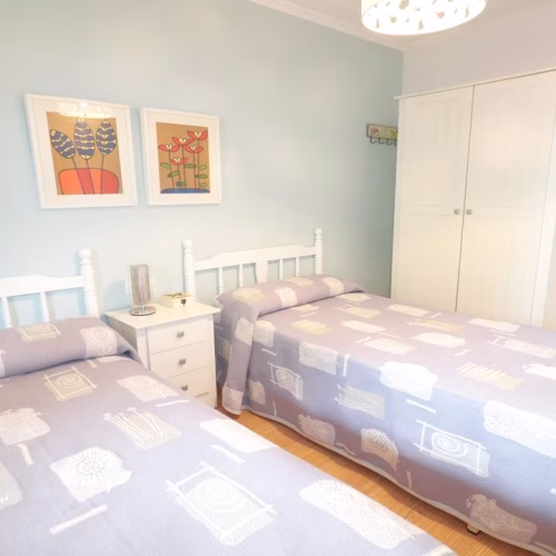 3 Bedrooms Renovated TownHouse with Front Terrace and Court yard, 300m to the Beach_Torrevieja