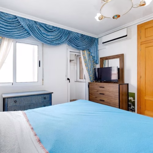 3 Bedrooms Apartment on 1st Floor with Lift Access, Terrace and Underground Parking, 200m to the Beach_TORREVIEJA