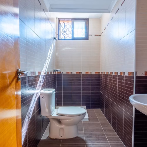 6 Bedrooms Detached Villa with Pool, Underbuilt, Off-road Parking and Solarium_VILLAMARTIN