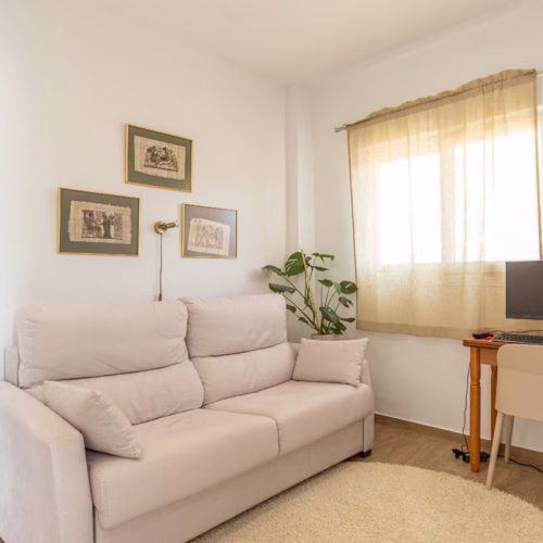 2 Bedrooms Apartment on the 4th Floor with communal Pool, Lift Access , Parking and Terrace_TORREVIEJA