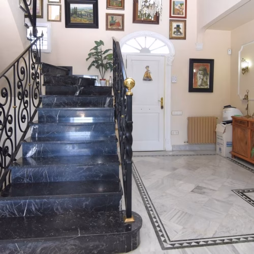 7 Bedrooms Executive Villa with Pool, 3-car Carport and converted Underbuild_ELCHE