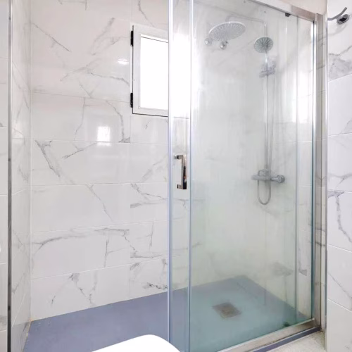 2 Bedrooms Top Floor Apartment on 5th Floor with comm. Pool and Terrace, Close to Beach and Amenities_TORREVIEJA