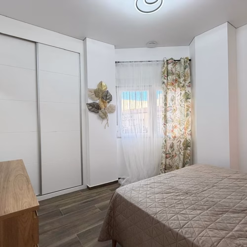 2 Bedrooms Renovated Ground floor Apartment with Glazed-in Terrace and 205m2 Basement, 200m to the Port_TORREVIEJA