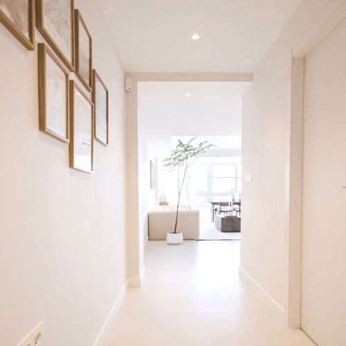 3 Bedrooms Renovated Beach Front Apartment on 7th Floor with comm. Pool and Lift Access_TORREVIEJA