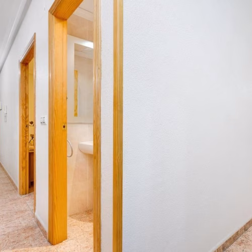 3 Bedrooms Apartment on 1st Floor with Lift Access, Terrace and Underground Parking, 200m to the Beach_TORREVIEJA