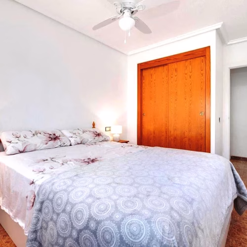 2 Bedrooms Top Floor Apartment on 5th Floor with comm. Pool and Terrace, Close to Beach and Amenities_TORREVIEJA