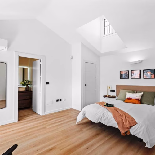 3 Bedrooms Semi-Detached TownHouse with comm. Pool and Off-road Parking_VILLAMARTIN