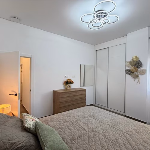 2 Bedrooms Renovated Ground floor Apartment with Glazed-in Terrace and 205m2 Basement, 200m to the Port_TORREVIEJA