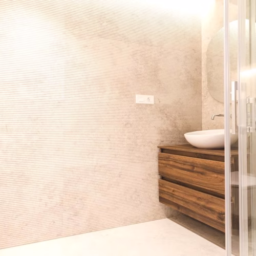 3 Bedrooms Renovated Beach Front Apartment on 7th Floor with comm. Pool and Lift Access_TORREVIEJA