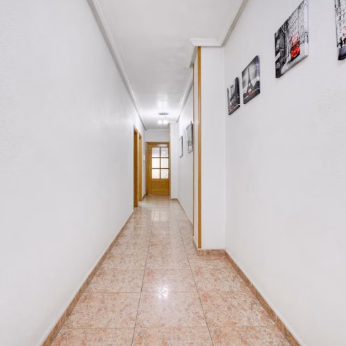 3 Bedrooms Apartment on 1st Floor with Lift Access, Terrace and Underground Parking, 200m to the Beach_TORREVIEJA