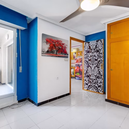 1 Bedroom Apartment on the 2nd Floor with Lift Access, comm. Pool and Glazed-in terrace, 250m to the Beach_TORREVIEJA