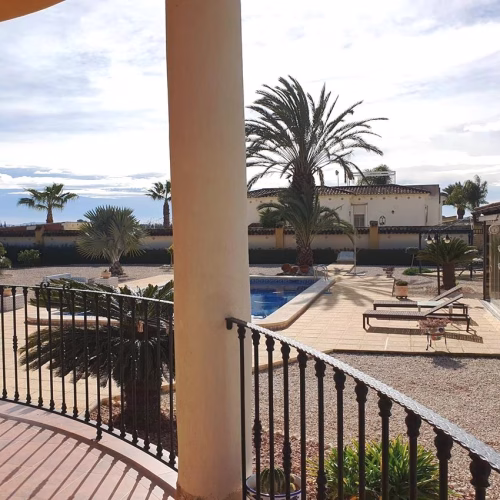 4 Bedrooms Country Villa with Pool, Garage, Carport, Outside BBQ/Kitchen and Solarium_CATRAL