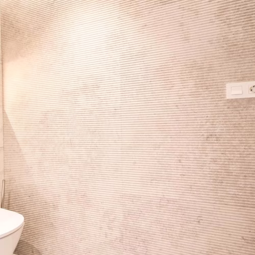 3 Bedrooms Renovated Beach Front Apartment on 7th Floor with comm. Pool and Lift Access_TORREVIEJA