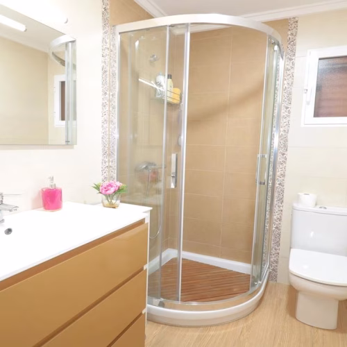 3 Bedrooms Renovated TownHouse with Front Terrace and Court yard, 300m to the Beach_Torrevieja