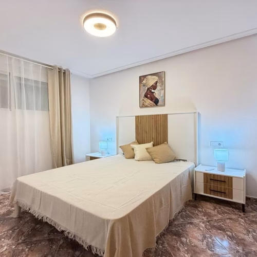 2 Bedrooms Renovated Apartment on 3rd Floor with Lift Access and Terrace, 300m to the Beach_TORREVIEJA