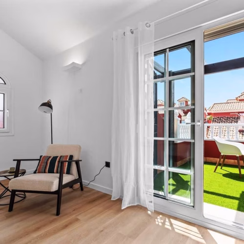 3 Bedrooms Semi-Detached TownHouse with comm. Pool and Off-road Parking_VILLAMARTIN