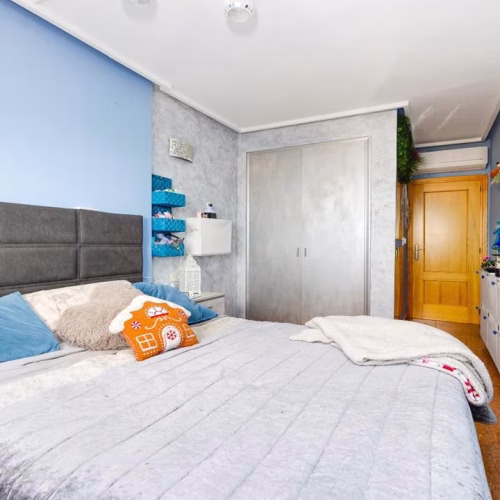 2 Bedrooms Apartment on 4th Floor with Lift Access, comm. Pool and 2 Parking spaces_TORREVIEJA