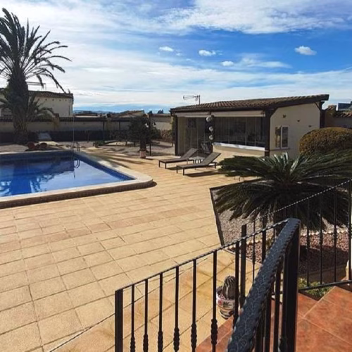 4 Bedrooms Country Villa with Pool, Garage, Carport, Outside BBQ/Kitchen and Solarium_CATRAL