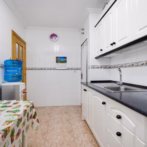 3 Bedrooms Apartment on 1st Floor with Lift Access, Terrace and Underground Parking, 200m to the Beach_TORREVIEJA