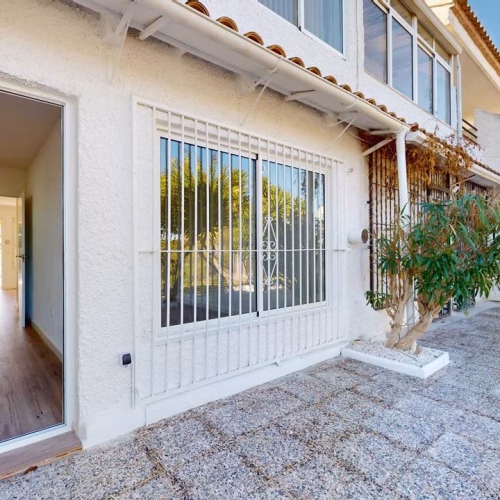 2 Bedrooms Modern reformed Ground Floor Apartment with Storage, Front and Rear Terrace_VILLAMARTIN