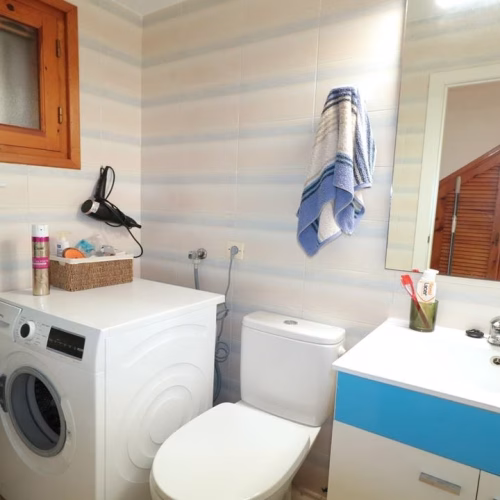 3 Bedrooms Renovated TownHouse with Front Terrace and Court yard, 300m to the Beach_Torrevieja