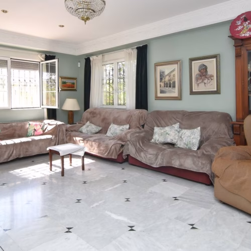 7 Bedrooms Executive Villa with Pool, 3-car Carport and converted Underbuild_ELCHE