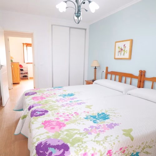 3 Bedrooms Renovated TownHouse with Front Terrace and Court yard, 300m to the Beach_Torrevieja