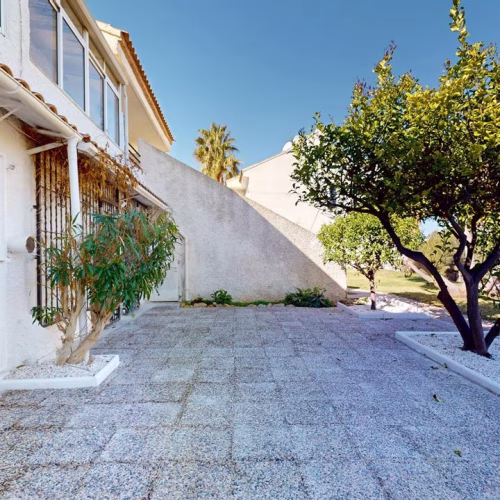 2 Bedrooms Modern reformed Ground Floor Apartment with Storage, Front and Rear Terrace_VILLAMARTIN