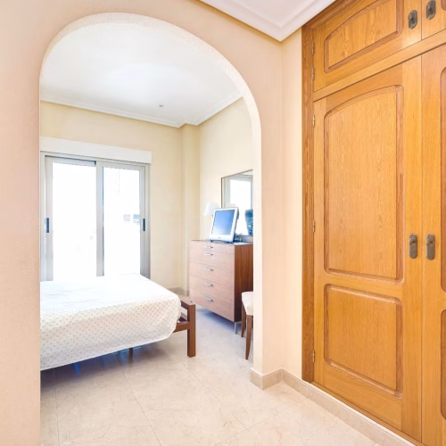 3 Bedrooms Beachfront Apartment on 4th Floor with Lift Access, Terrace, Solarium and Parking_TORREVIEJA