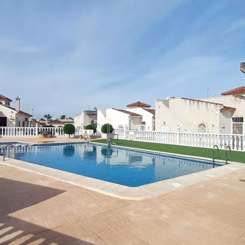 2 Bedrooms Renewed Detached Villa with comm. Pool, Off-road Parking, Terrace and Solarium_LO CRISPIN_ALGORFA