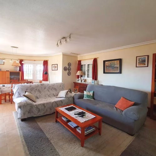 4 Bedrooms Country Villa with Pool, Garage, Carport, Outside BBQ/Kitchen and Solarium_CATRAL