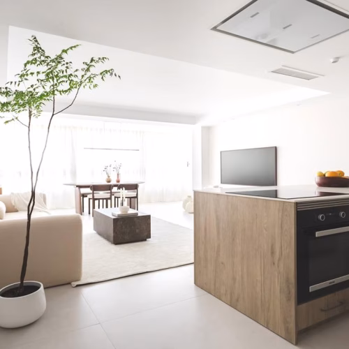 3 Bedrooms Renovated Beach Front Apartment on 7th Floor with comm. Pool and Lift Access_TORREVIEJA