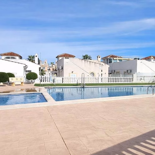 2 Bedrooms Renewed Detached Villa with comm. Pool, Off-road Parking, Terrace and Solarium_LO CRISPIN_ALGORFA