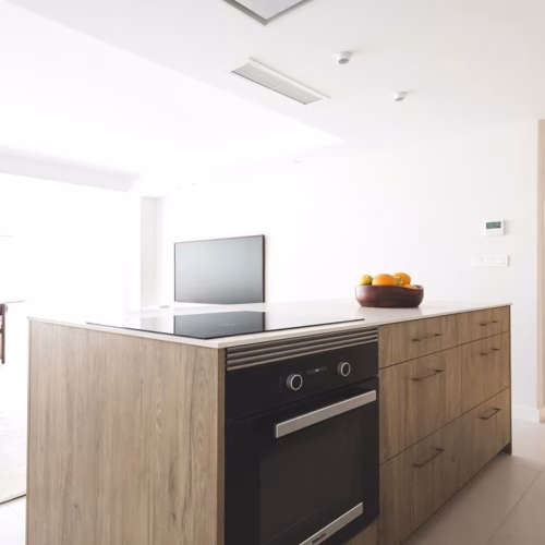 3 Bedrooms Renovated Beach Front Apartment on 7th Floor with comm. Pool and Lift Access_TORREVIEJA