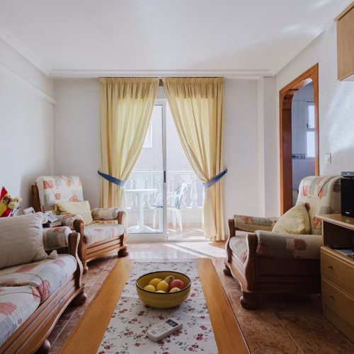 3 Bedrooms Apartment on 2nd Floor with Lift Access, close to Amenities and Beach_TORREVIEJA