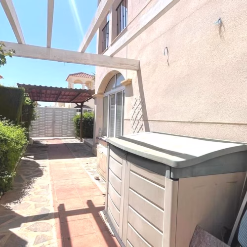 3 Bedrooms Detached Villa with comm. Pool, Parking and Solarium_LO CRISPIN_ALGORFA