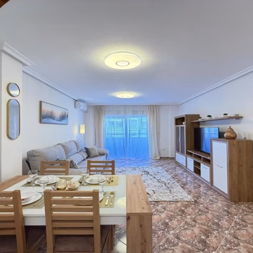 2 Bedrooms Renovated Apartment on 3rd Floor with Lift Access and Terrace, 300m to the Beach_TORREVIEJA