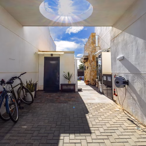 3 Bedrooms Modern Detached Villa with Pool, Off-Road Parking and Solarium_CABO ROIG