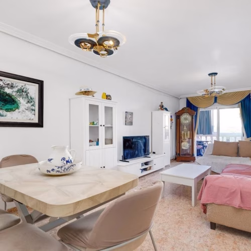 3 Bedrooms Apartment on 1st Floor with Lift Access, Terrace and Underground Parking, 200m to the Beach_TORREVIEJA