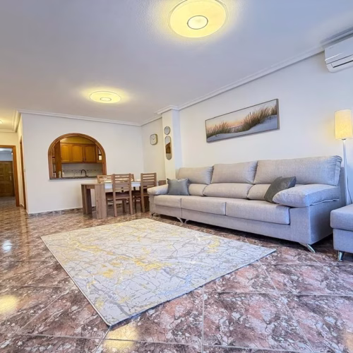 2 Bedrooms Renovated Apartment on 3rd Floor with Lift Access and Terrace, 300m to the Beach_TORREVIEJA