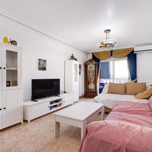 3 Bedrooms Apartment on 1st Floor with Lift Access, Terrace and Underground Parking, 200m to the Beach_TORREVIEJA