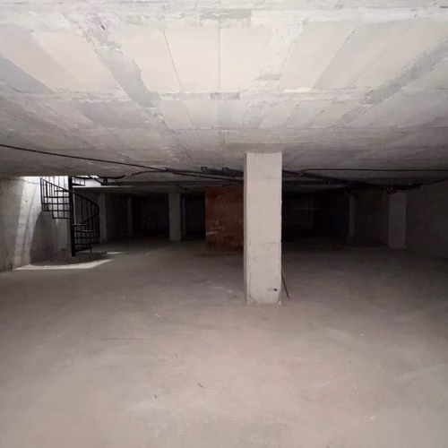 2 Bedrooms Renovated Ground floor Apartment with Glazed-in Terrace and 205m2 Basement, 200m to the Port_TORREVIEJA