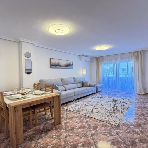 2 Bedrooms Renovated Apartment on 3rd Floor with Lift Access and Terrace, 300m to the Beach_TORREVIEJA