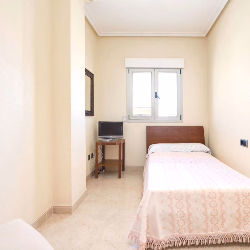 3 Bedrooms Beachfront Apartment on 4th Floor with Lift Access, Terrace, Solarium and Parking_TORREVIEJA