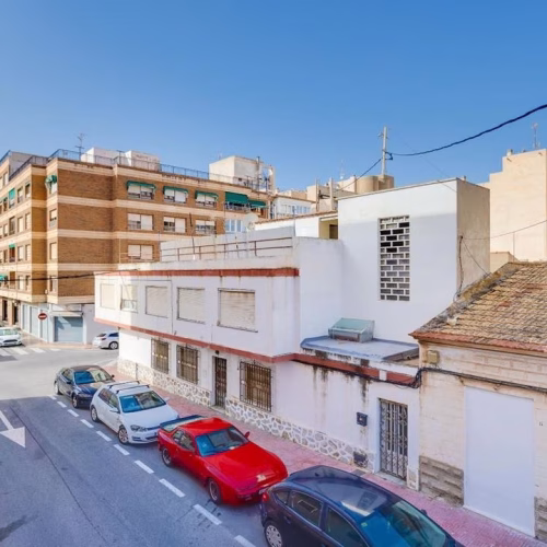 3 Bedrooms Apartment on 1st Floor with Lift Access, Terrace and Underground Parking, 200m to the Beach_TORREVIEJA