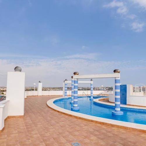 2 Bedrooms Apartment on 4th Floor with Lift Access, comm. Pool and 2 Parking spaces_TORREVIEJA