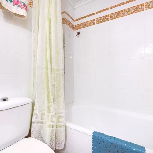 3 Bedrooms Top Floor Apartment with comm. Pool, Tennis, Storage and Solarium_TORREVIEJA