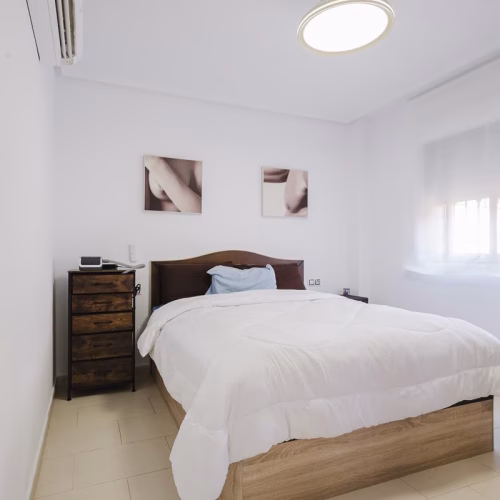 2 Bedrooms Furnished Detached Villa with comm. Pool, Off-road Parking and Solarium_TORREVIEJA